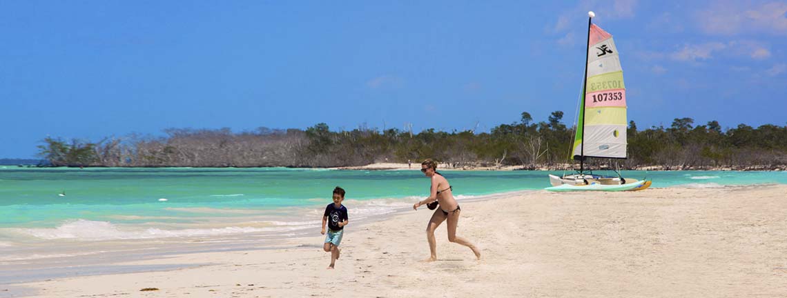 Clientes disfrutando en Cayo Levisa